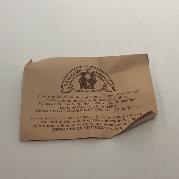 Memories of Yesterday Small Ornament - Picture 3 of 13